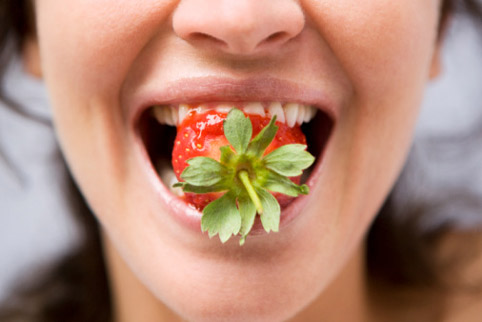 Здоровье зубов поддержат ягоды