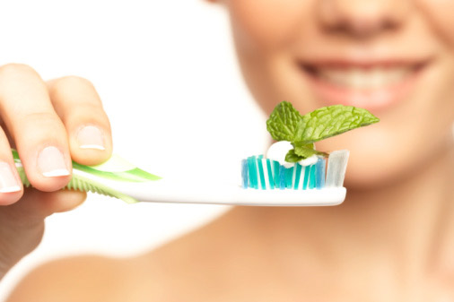 Красоту и здоровье зубов поддержат лечебные травы